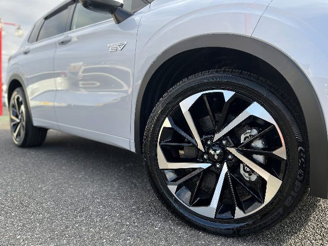 MITSUBISHI OUTLANDER PHEV 2024