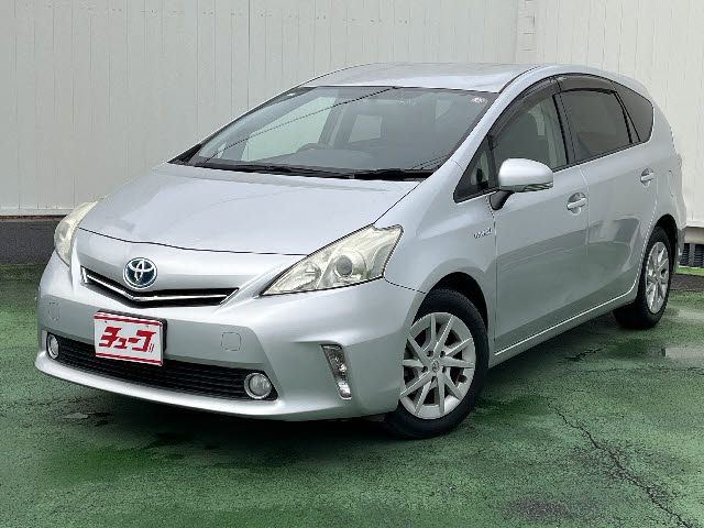 TOYOTA PRIUS Alpha 2012