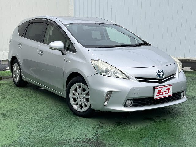 TOYOTA PRIUS Alpha 2012