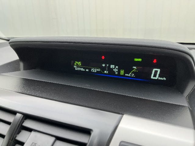 TOYOTA PRIUS Alpha 2012