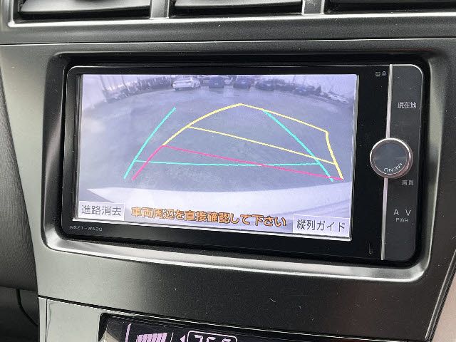 TOYOTA PRIUS Alpha 2012