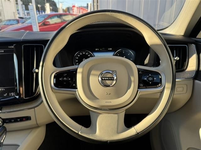 VOLVO VOLVO XC60 2018