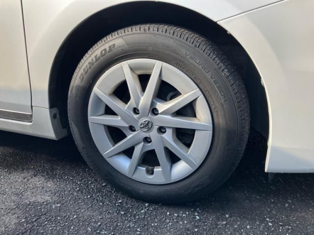 TOYOTA PRIUS Alpha 2013