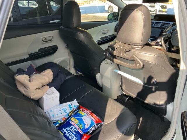 TOYOTA PRIUS Alpha 2013