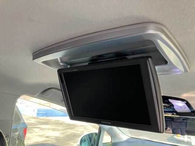 TOYOTA PRIUS Alpha 2013