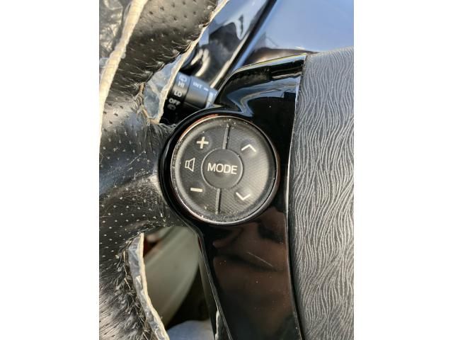 TOYOTA PRIUS Alpha 2013