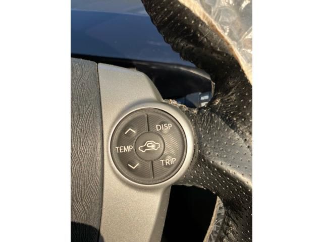 TOYOTA PRIUS Alpha 2013