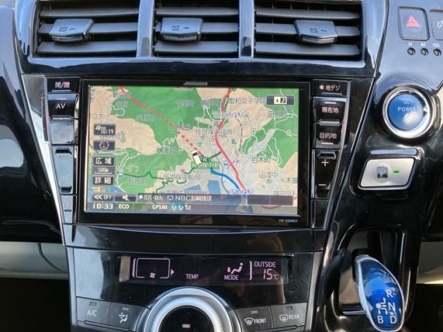 TOYOTA PRIUS Alpha 2013