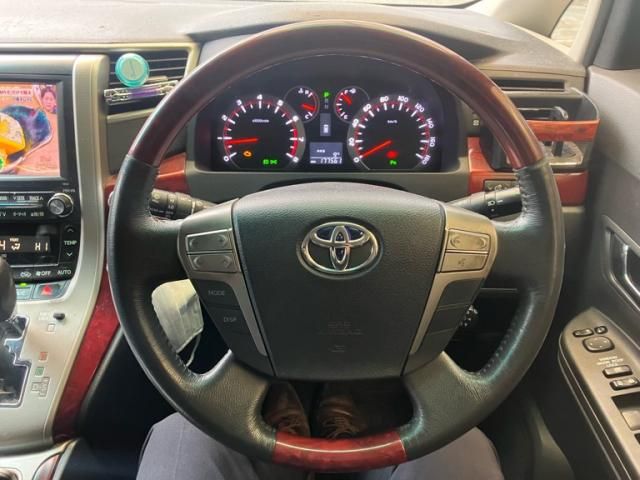 TOYOTA VELLFIRE 2008