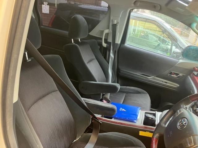 TOYOTA VELLFIRE 2008