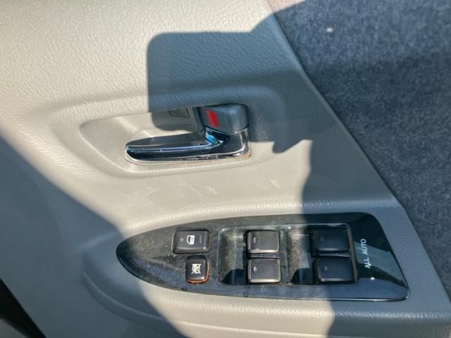 TOYOTA VOXY 4WD 2005