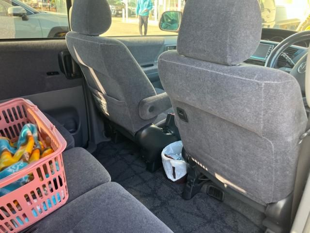 TOYOTA VOXY 4WD 2005