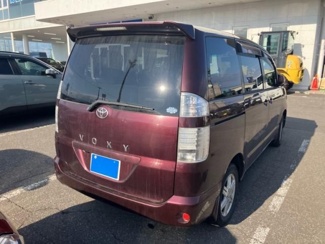 TOYOTA VOXY 4WD 2005