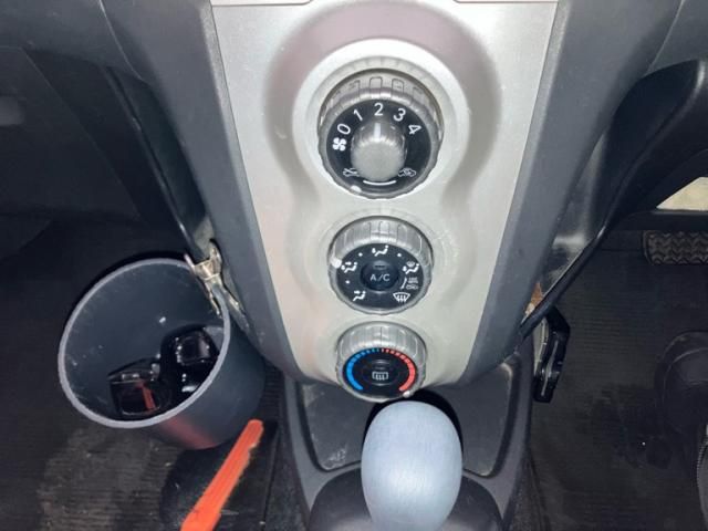 TOYOTA VITZ  4WD 2007