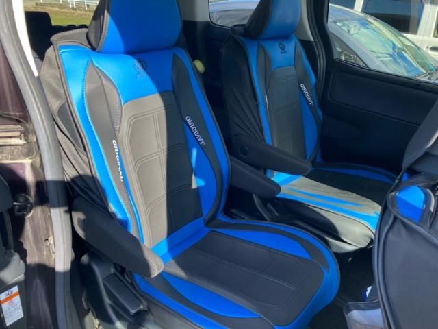 TOYOTA NOAH 4WD 2017