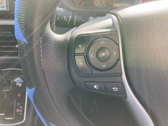 TOYOTA NOAH 4WD 2017