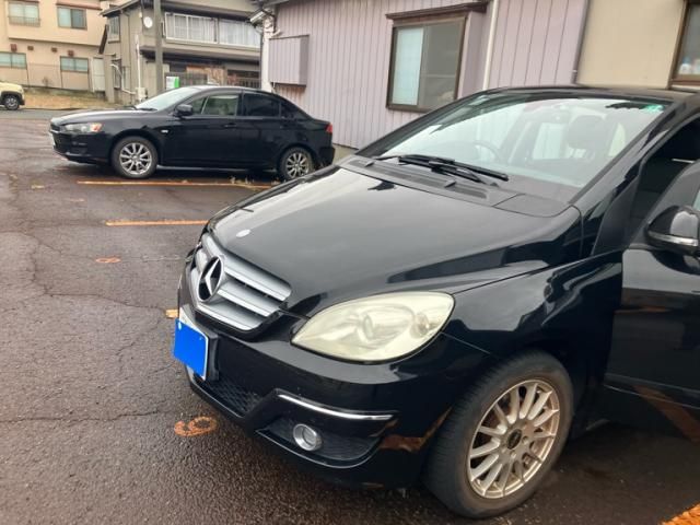 MERCEDES BENZ MERCEDES BENZ B class 2010