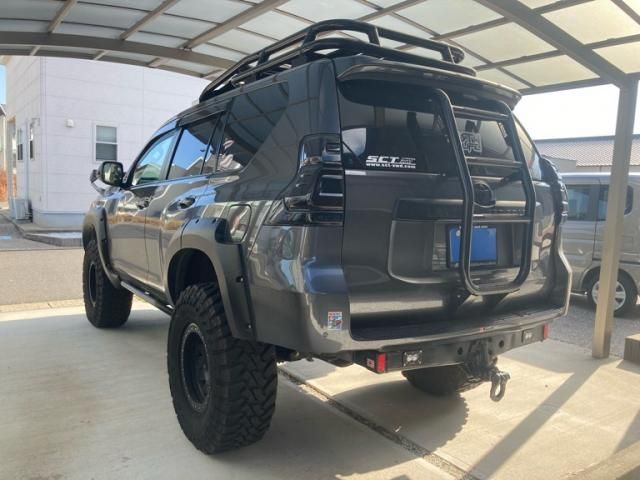 TOYOTA LANDCRUISER PRADO 2021