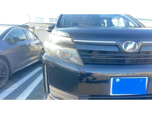 TOYOTA VOXY 4WD 2016