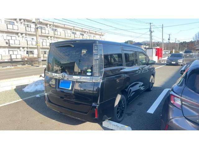 TOYOTA VOXY 4WD 2016