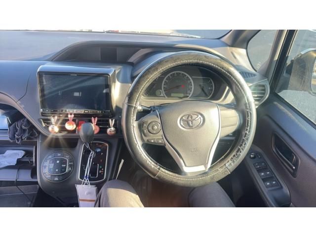 TOYOTA VOXY 4WD 2016