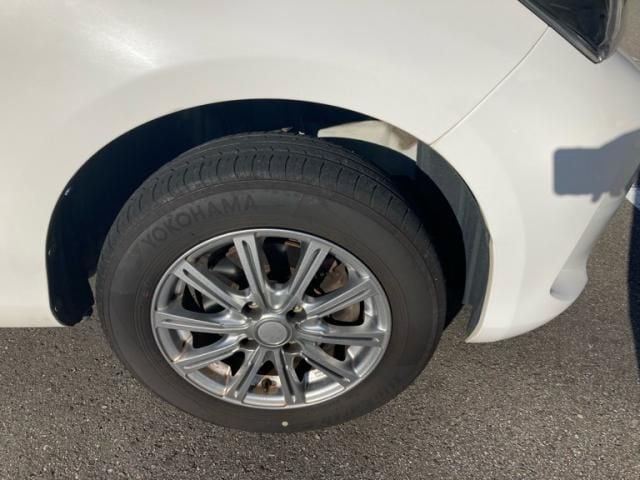 TOYOTA VITZ  4WD 2015