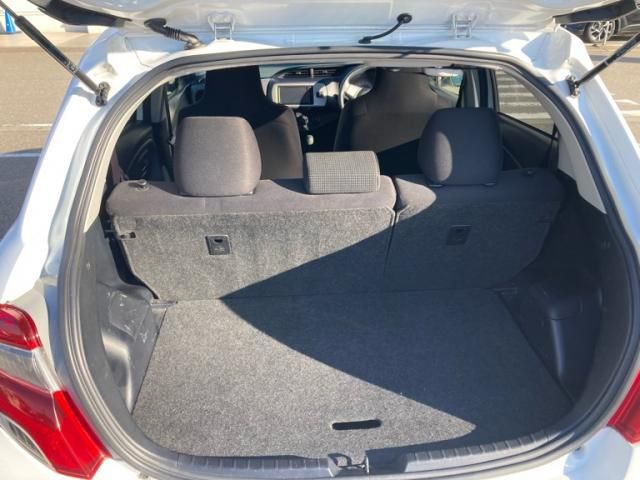 TOYOTA VITZ  4WD 2015