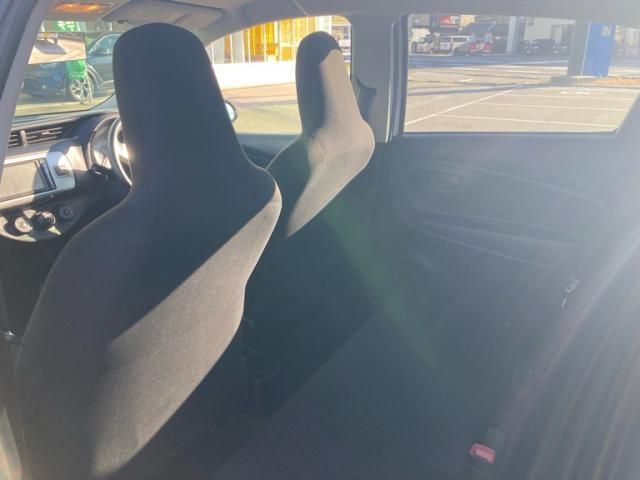 TOYOTA VITZ  4WD 2015