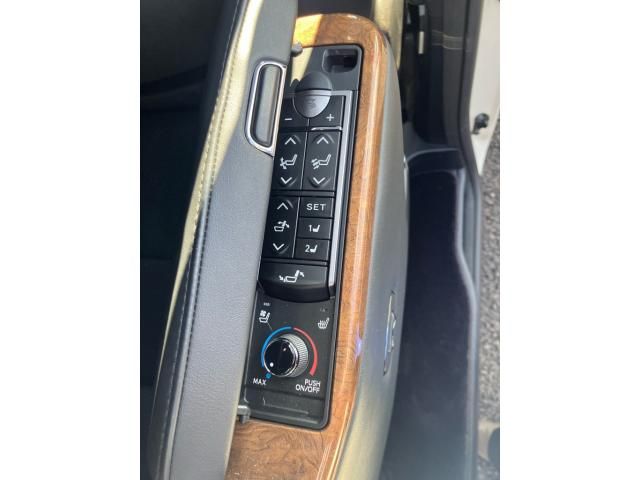 TOYOTA ALPHARD 4WD 2016