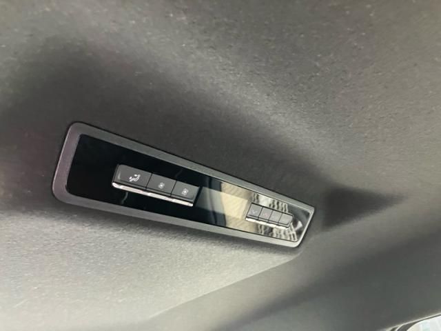 TOYOTA VOXY HYBRID 2024