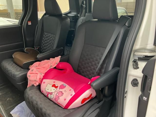 TOYOTA VOXY HYBRID 2024