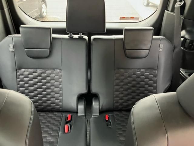 TOYOTA VOXY HYBRID 2024