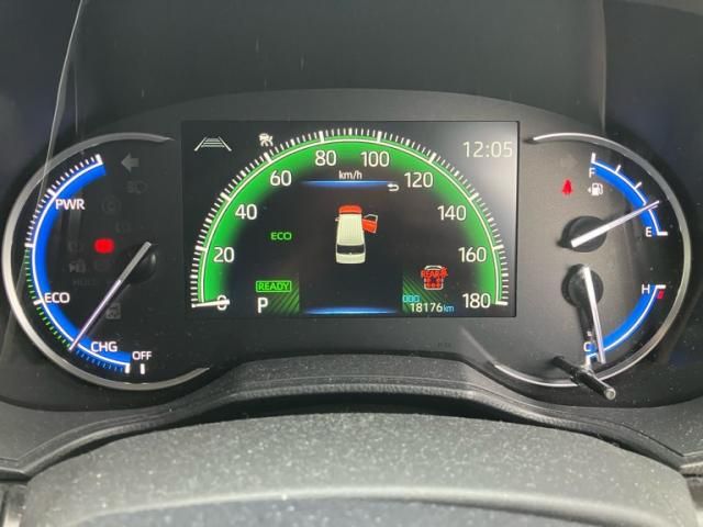 TOYOTA VOXY HYBRID 2024