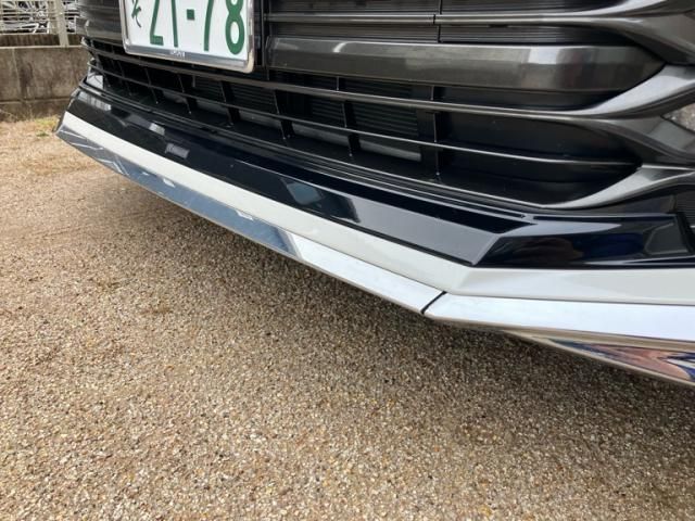 TOYOTA VOXY HYBRID 2024