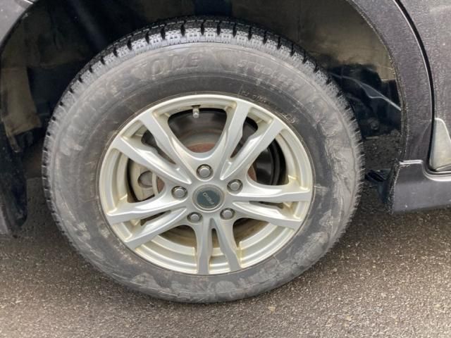 TOYOTA Isis 4WD 2013