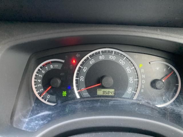 TOYOTA Isis 4WD 2013