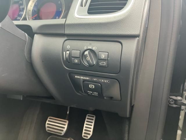 VOLVO VOLVO V60 2012