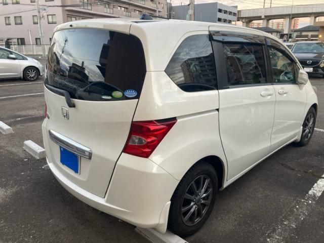 HONDA FREED 2011
