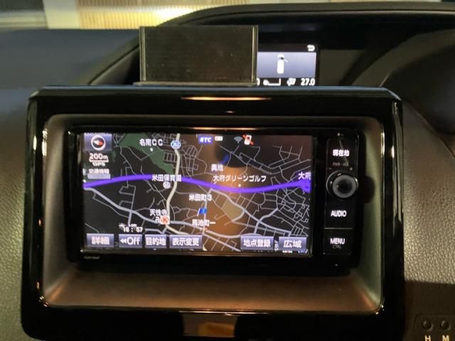 TOYOTA VOXY HYBRID 2015