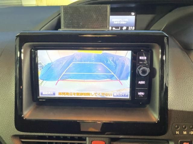 TOYOTA VOXY HYBRID 2015