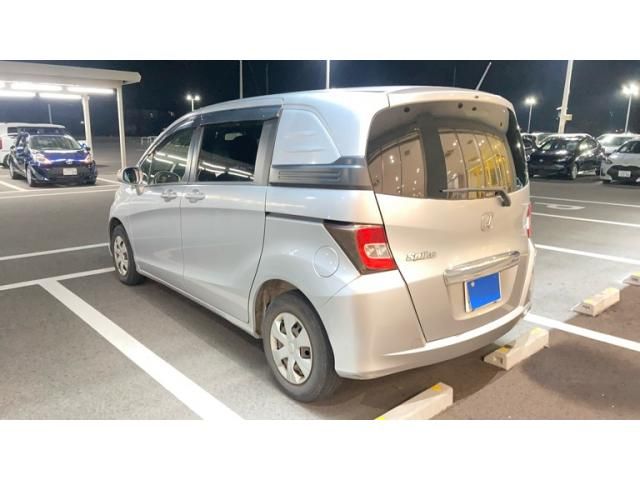 HONDA FREED Spike 2013
