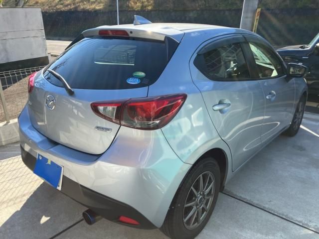 MAZDA DEMIO 2017