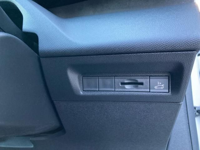 PEUGEOT PEUGEOT 408 2023