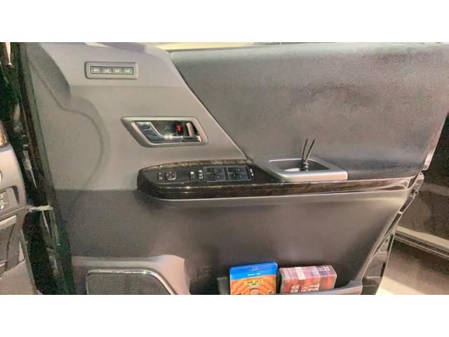 TOYOTA VELLFIRE 2014