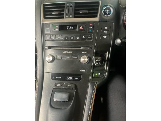 TOYOTA LEXUS HS250h 2013