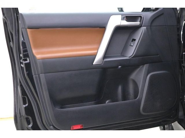 TOYOTA LANDCRUISER PRADO 2021