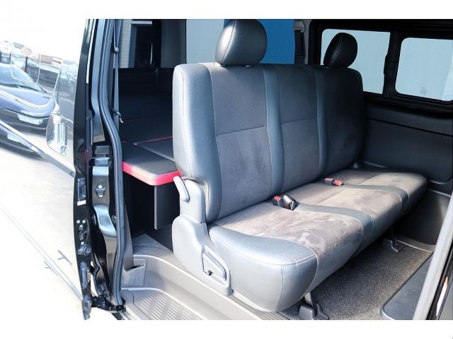TOYOTA HIACE van 4WD 2017