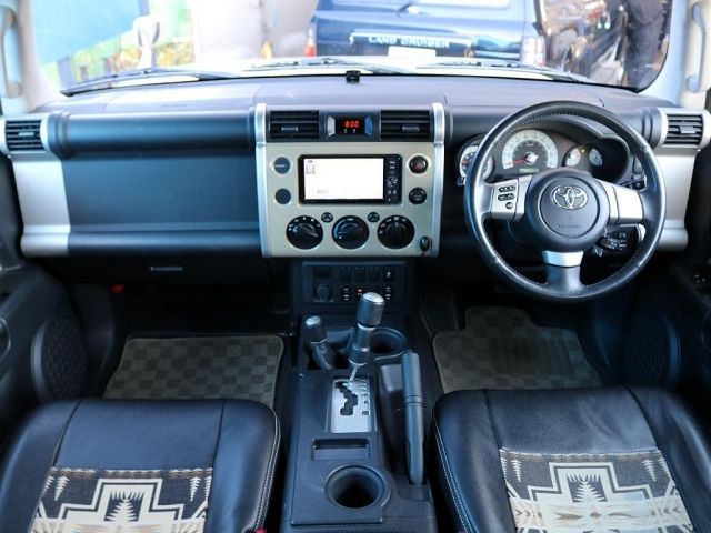 TOYOTA FJ CRUISER 4WD 2011