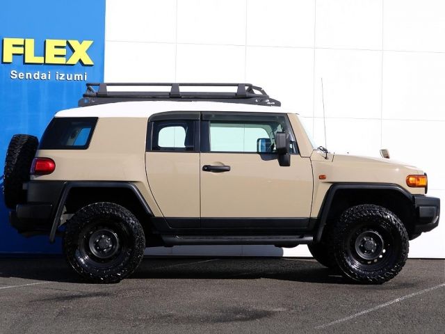 TOYOTA FJ CRUISER 4WD 2011