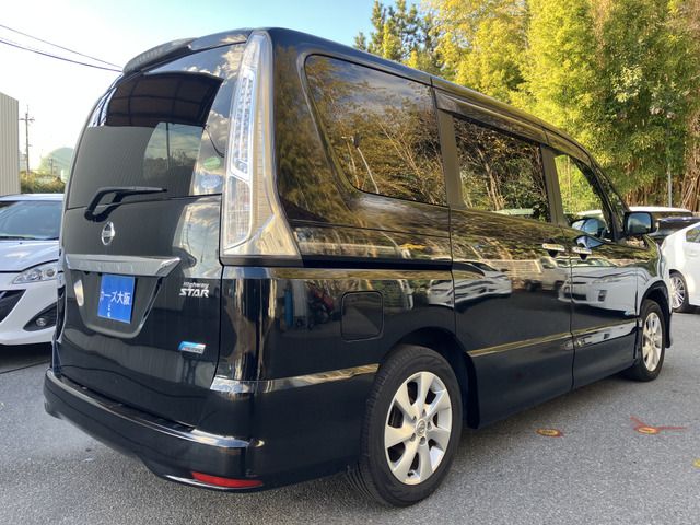 NISSAN SERENA  S-HYBRID 2013